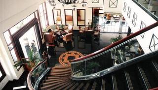 Equator Hotel Surabaya Kültér fotó